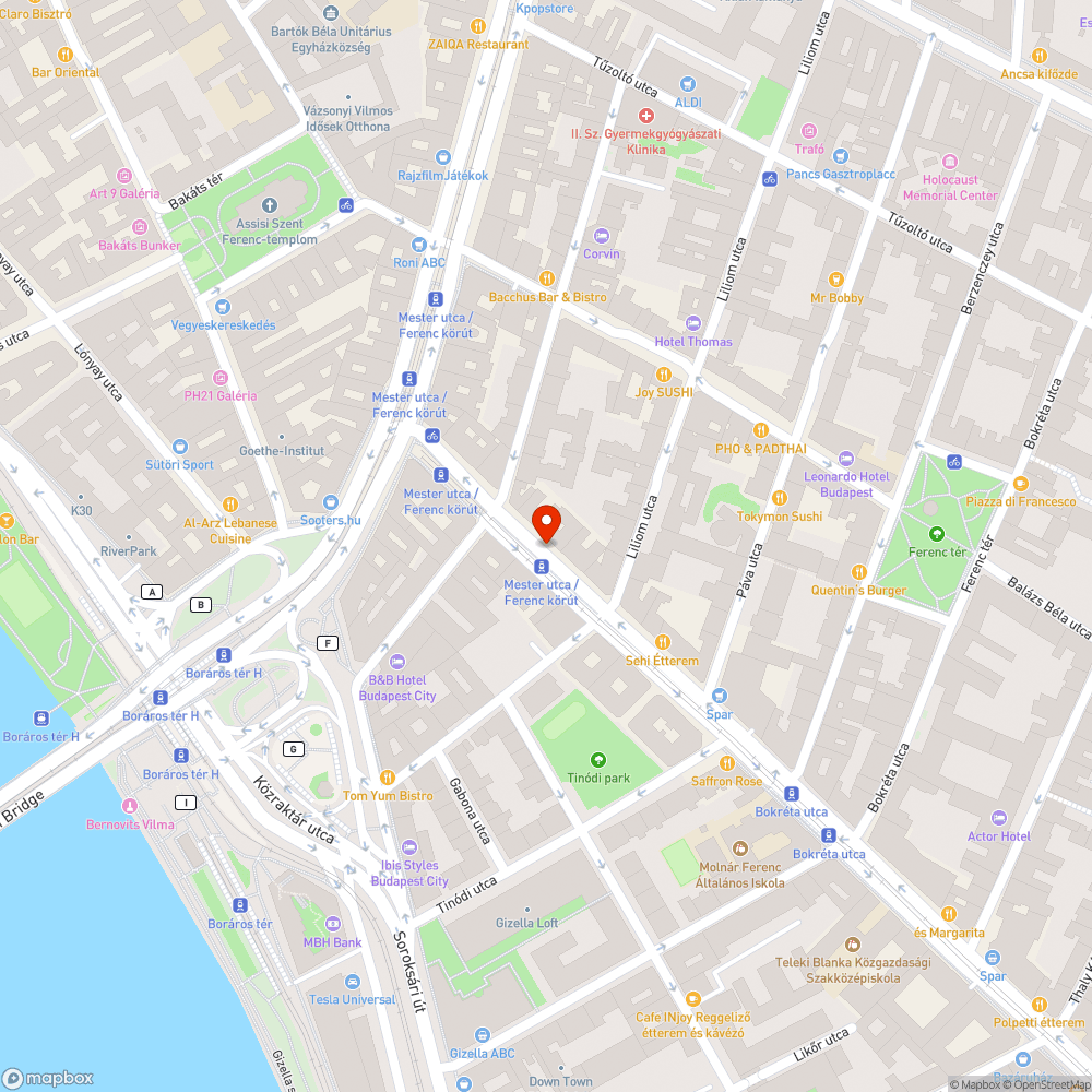 Rengeteg falevél az úttesten és a jardan bejelentés helye