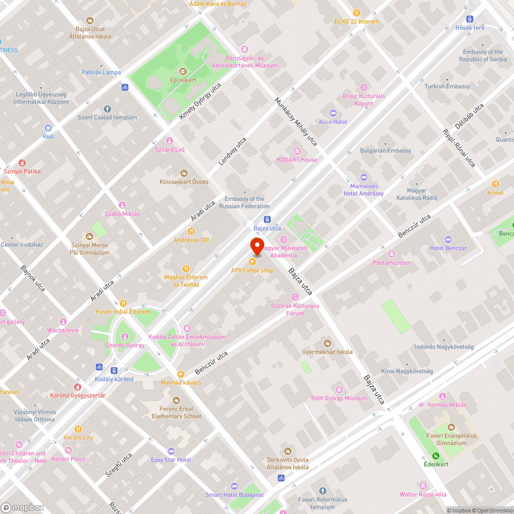 Andrássy úti 2 egymás utáni lámpa ellenfázisban zöld bejelentés helye