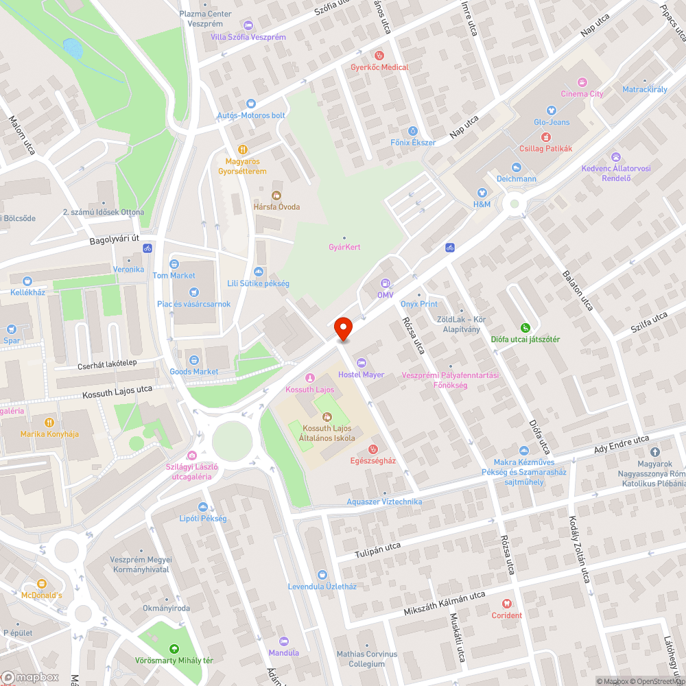 Kidöntött tábla Veszprém belvárosában bejelentés helye