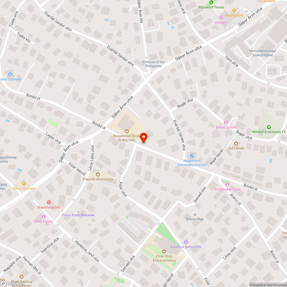 a járdán egy közlekedési táblától nem lehet elférni, iskola előtt bejelentés helye