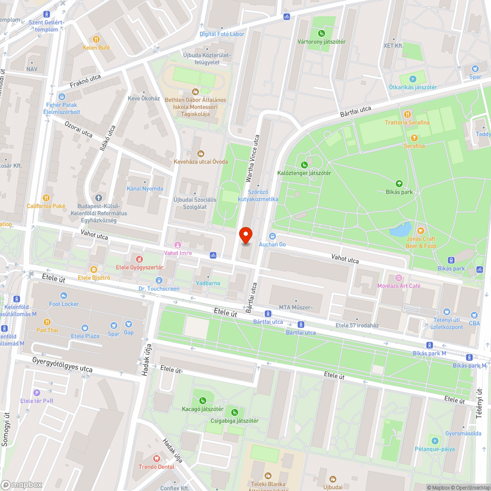 Kidőlt kerítés, életveszélyesen félbemaradt bontás, szemét bejelentés helye