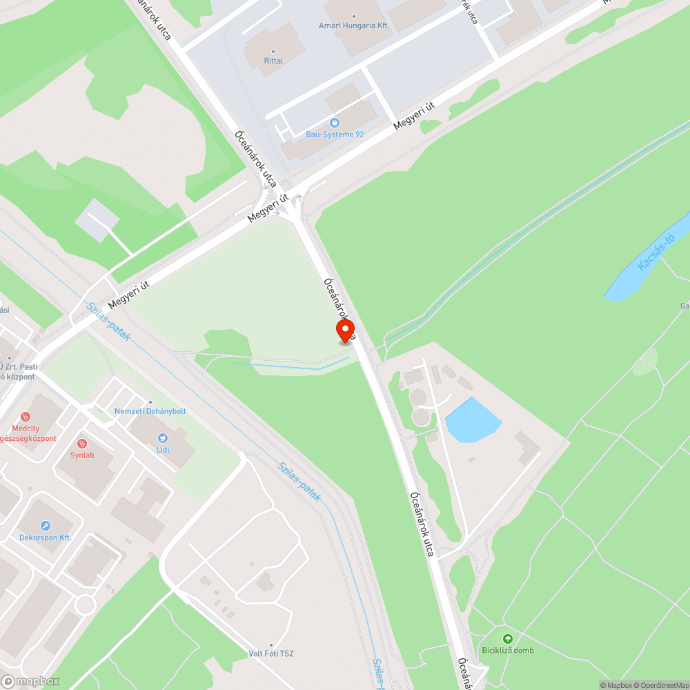 Óriásplakátok után maradó szemét Újpesten - ismét bejelentés helye