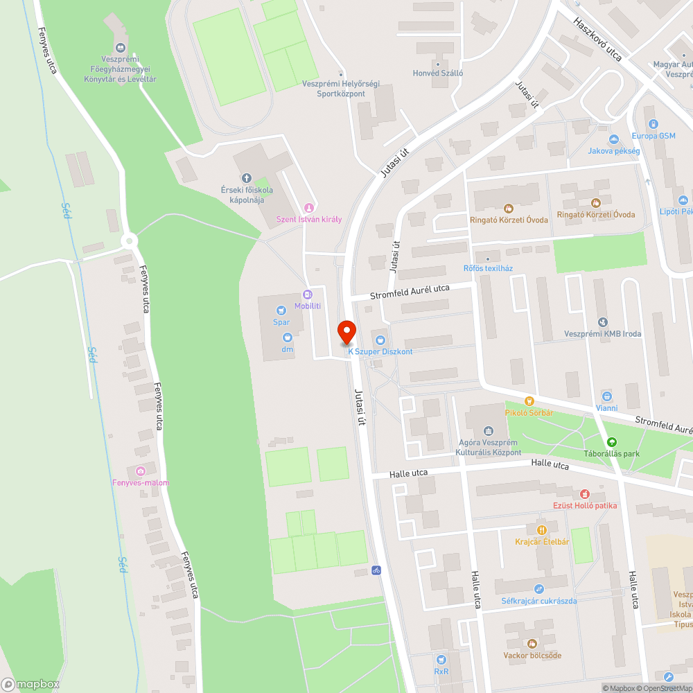 Hirdetőoszlop takarja a kilátást bejelentés helye