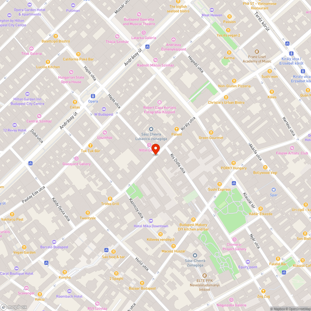 Megrongálódott tábla a Király utcában bejelentés helye