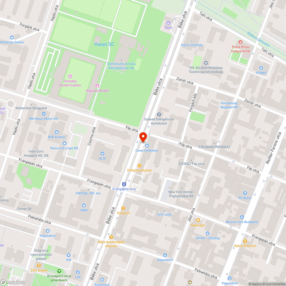 Megállóban álló autóbusztól beláthatatlan kereszteződés bejelentés helye