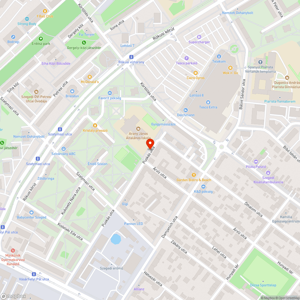 Összefirkált, elgörbült tábla bejelentés helye