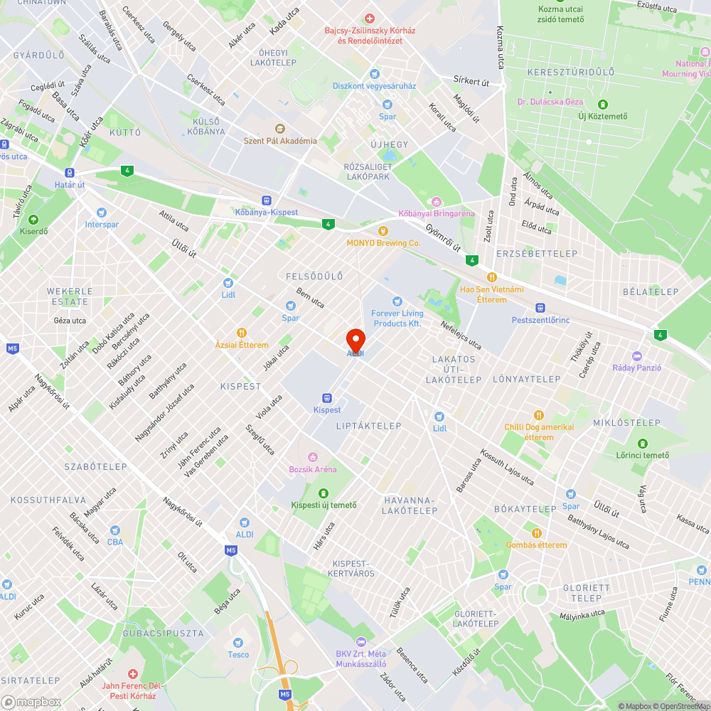 A gyökerek brutálisan feltúrták, megrongálták a járdát bejelentés helye