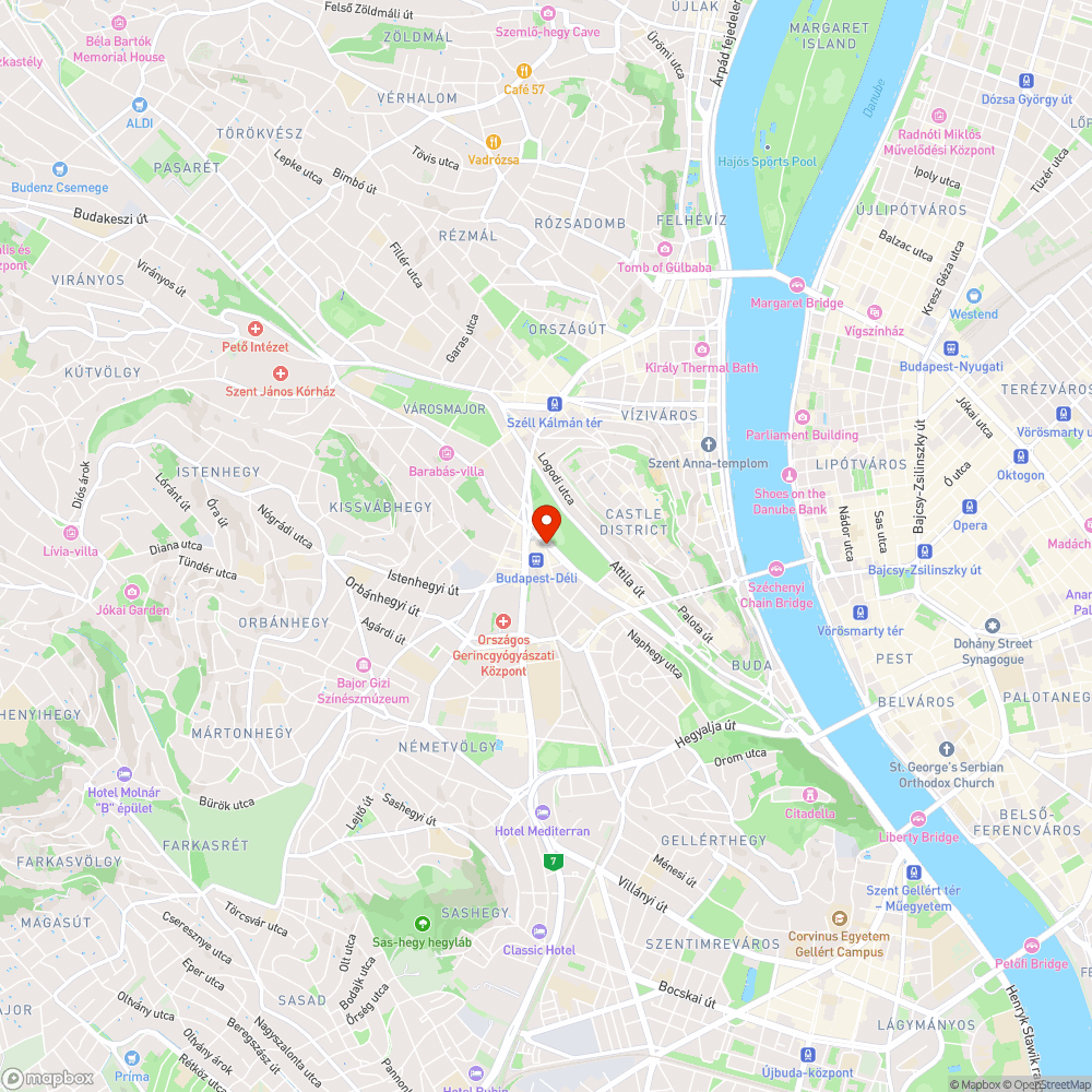 Déli pályaudvar kiszedett és dülöngélő oszlopok bejelentés helye