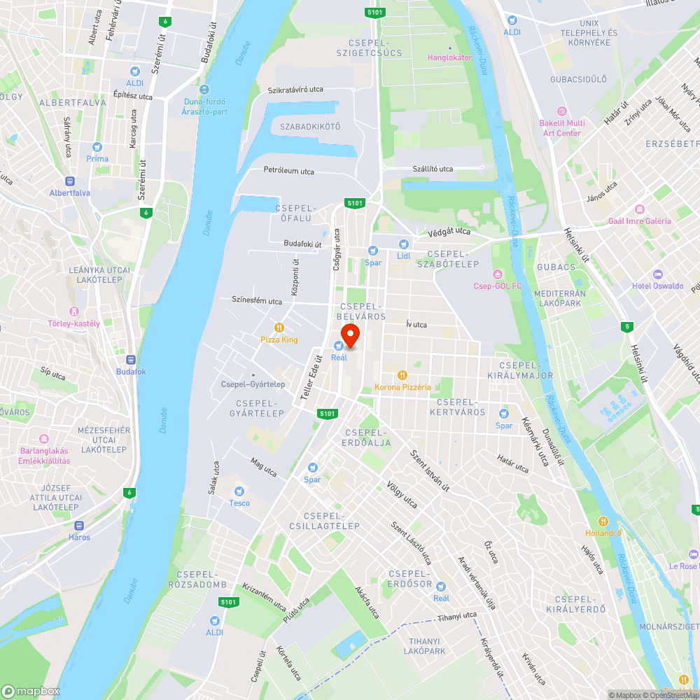 Burjánzik a gaz az új fák körül - Sétáló utca bejelentés helye