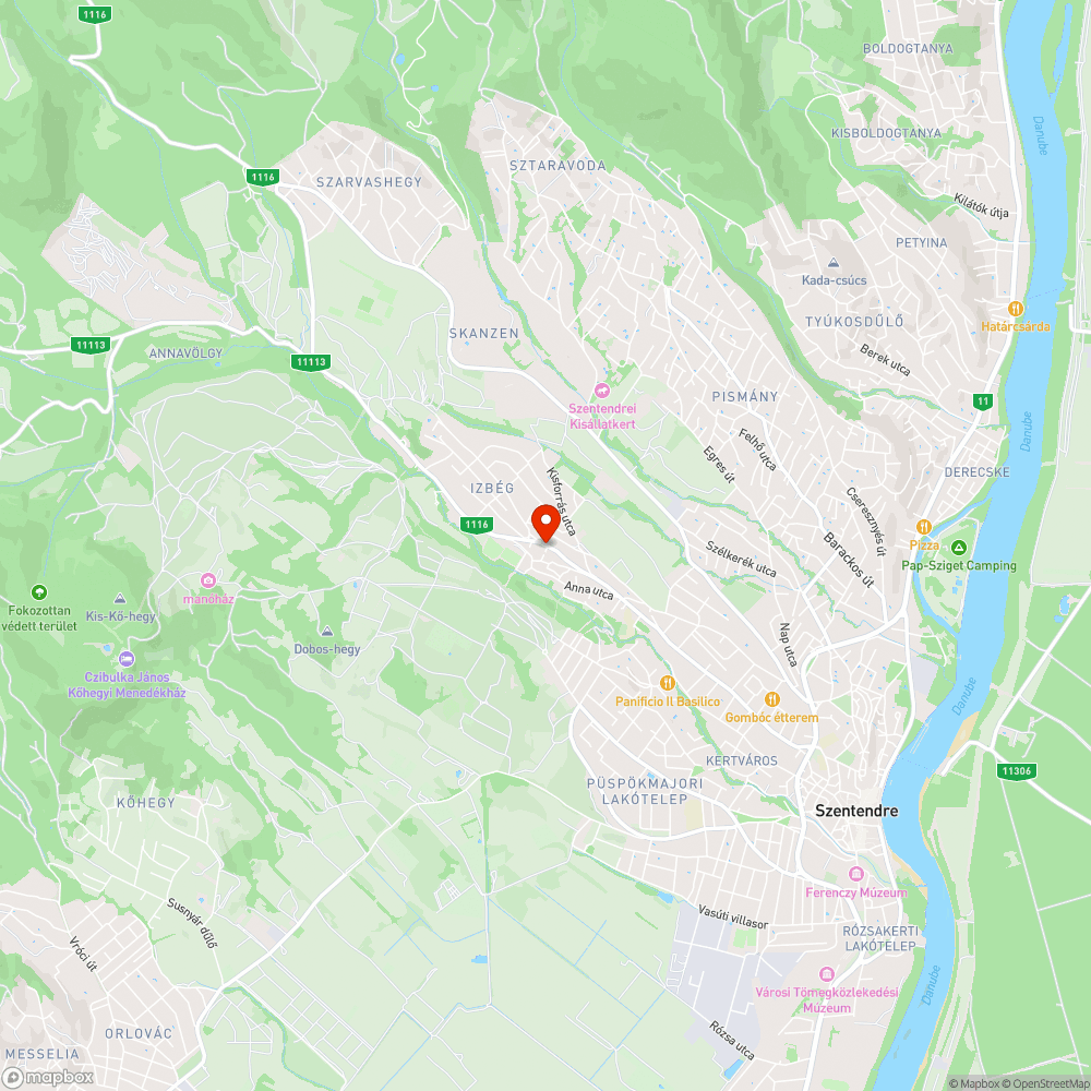 Sportpálya buszmegállóba helyezett szemeteszsák bejelentés helye