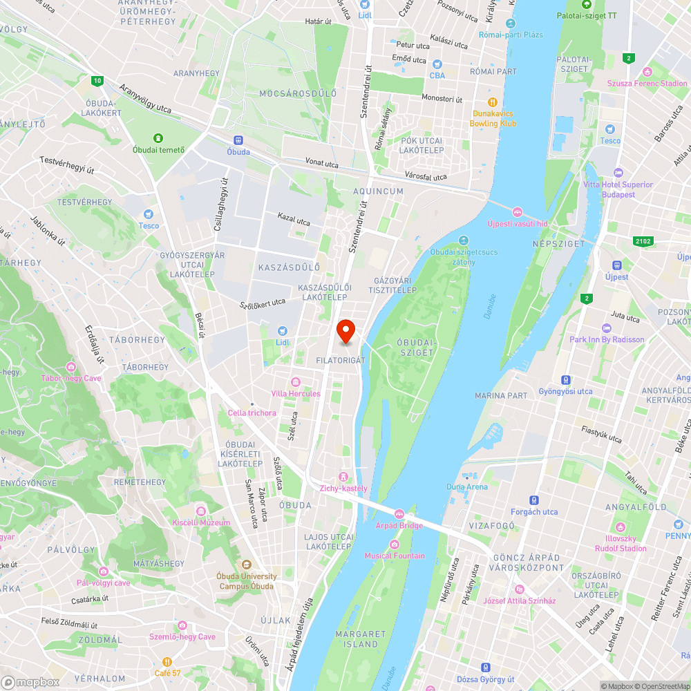 Szalagok a megállóban bejelentés helye