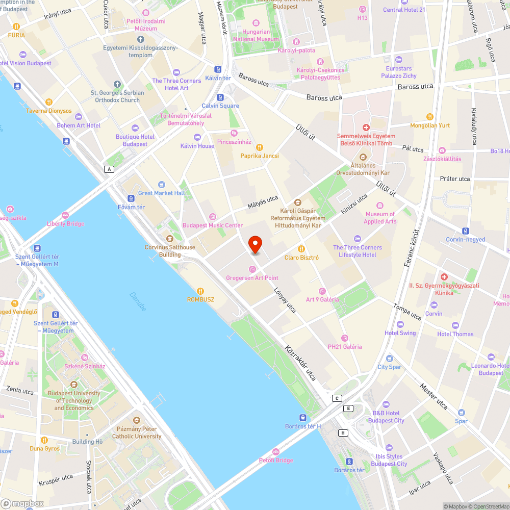 összefirkált parkoló autómata - gyűlöletkeltő szöveggel bejelentés helye