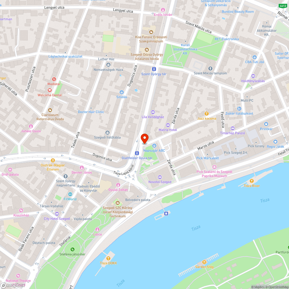 Összefirkált, teleragasztgatott és alacsonyan levő tábla bejelentés helye