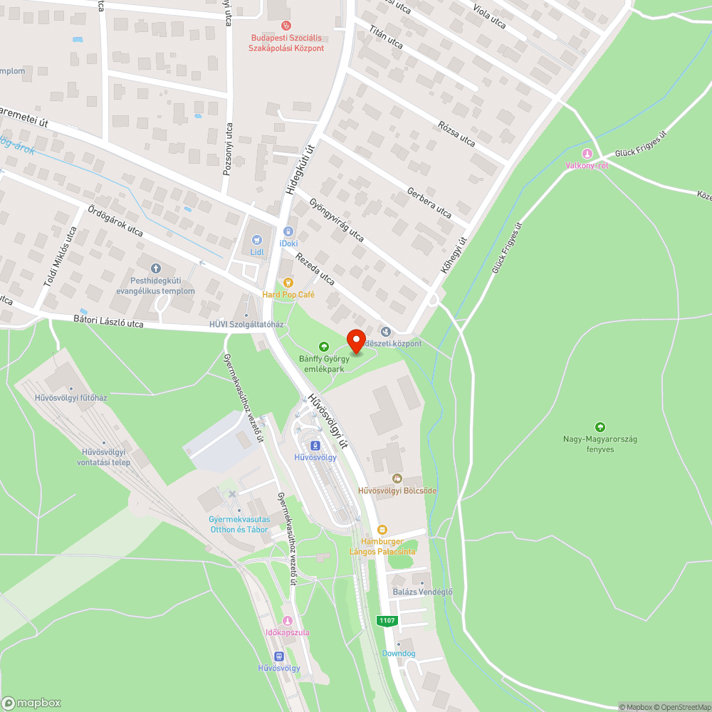 Kopott, graffitis, lepusztult tanösvény bejelentés helye