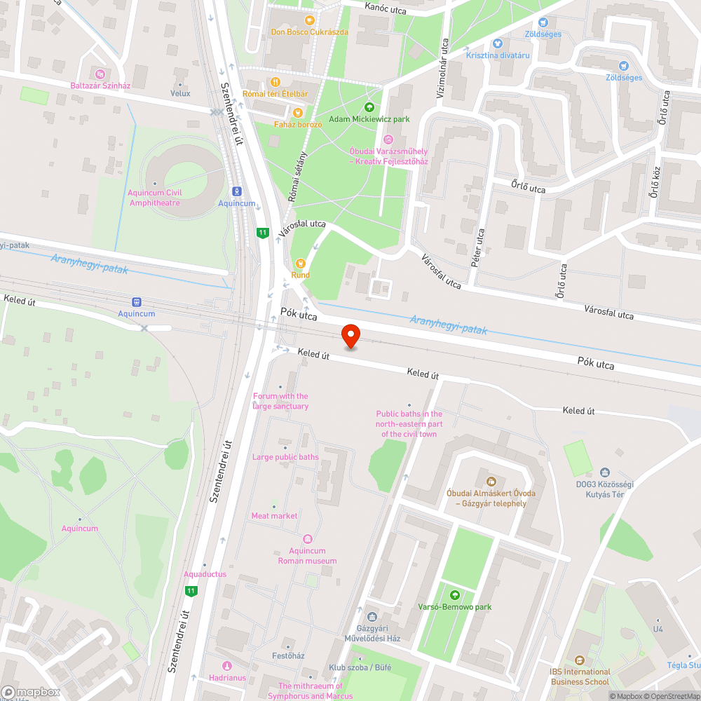 Az úttesten eső után áll a víz. bejelentés helye