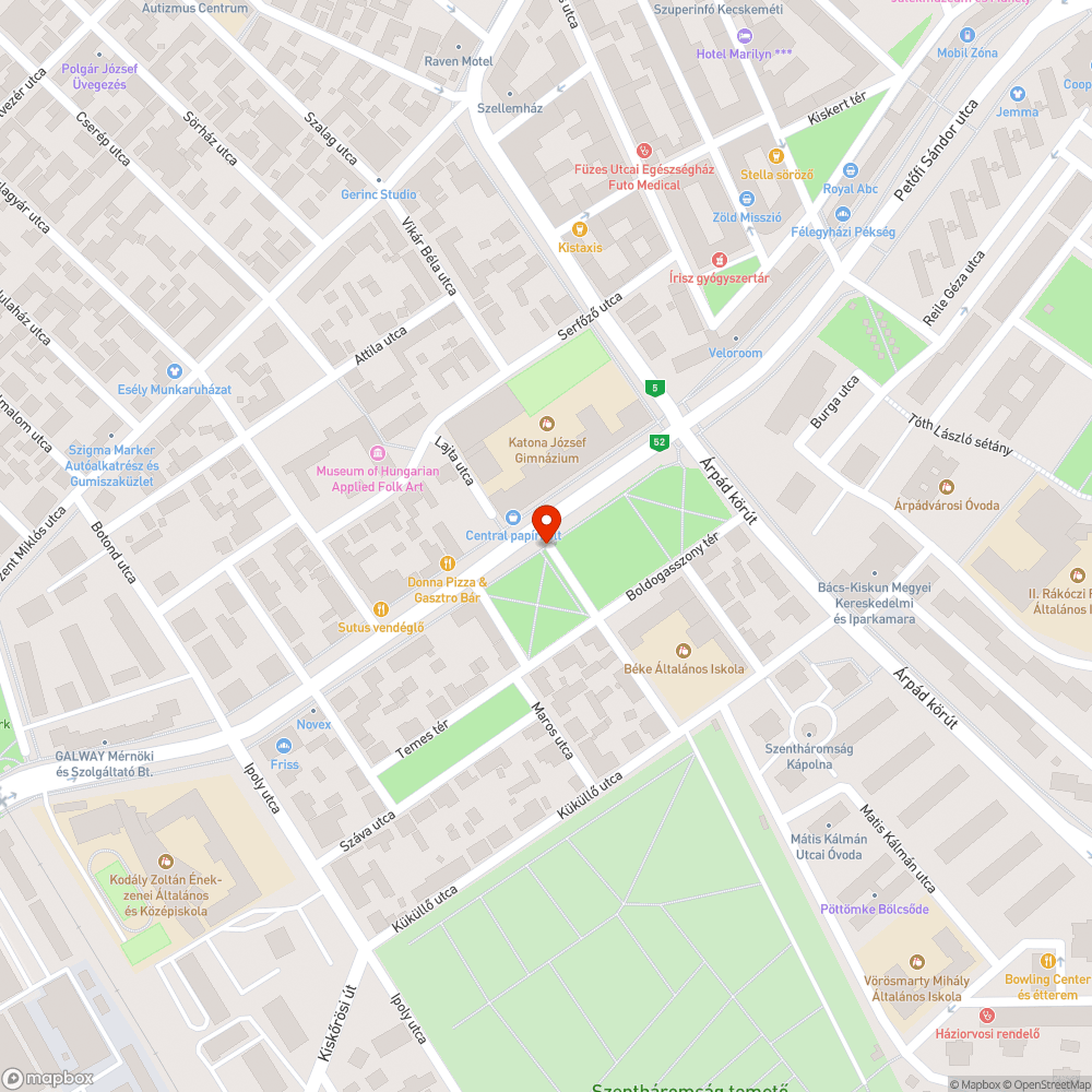 Felesleges rozsdás oszlop a Boldogasszony téren bejelentés helye