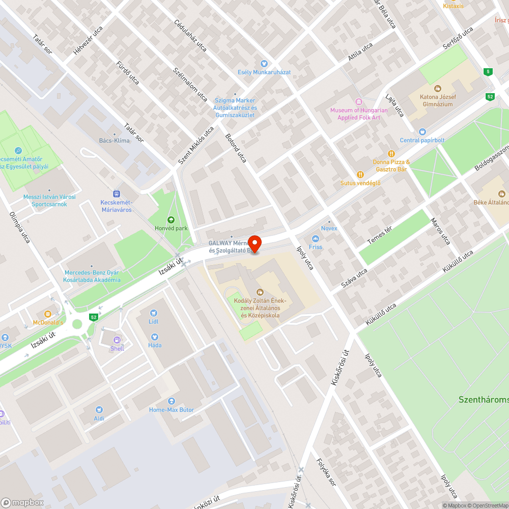 Régi tájékoztató tábla a Kodály Iskola előtt bejelentés helye