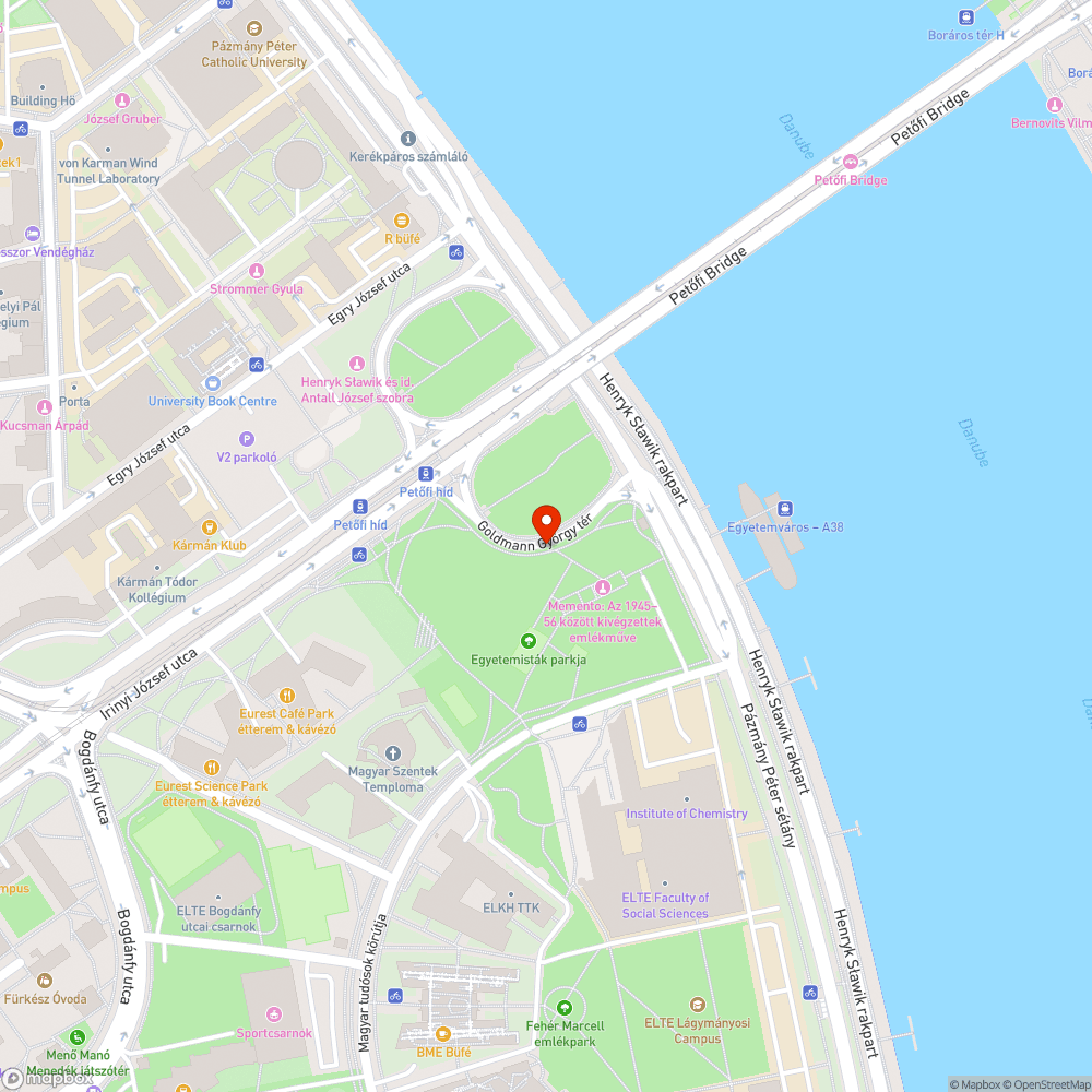 Kitaposott, sáros ösvény a gyepen keresztül. bejelentés helye