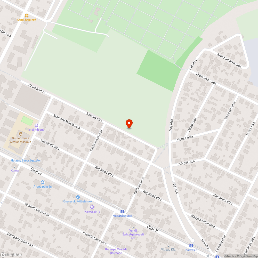 régi jármű az út szélén bejelentés helye