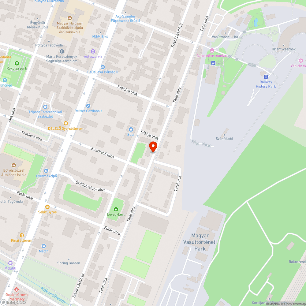 Üres fahely a lépcsőház bejáratában bejelentés helye