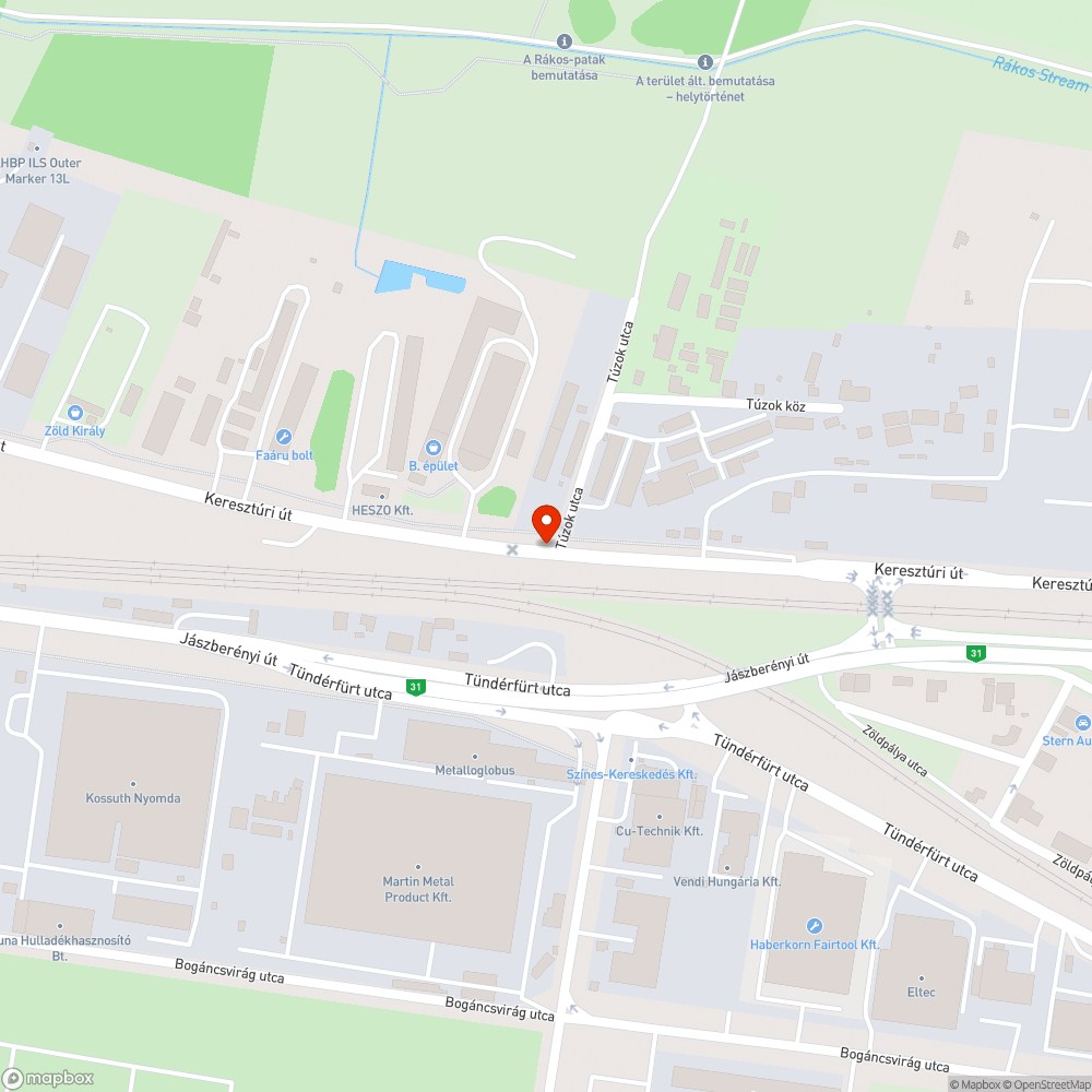 A közút és sínpár kereszteződésnél a burkolat nagyfokú sérülése bejelentés helye