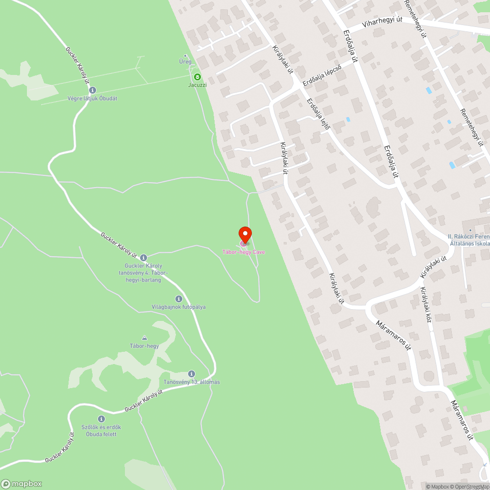 Megdőlt korlát a Tábor-hegyi-barlang előtt bejelentés helye