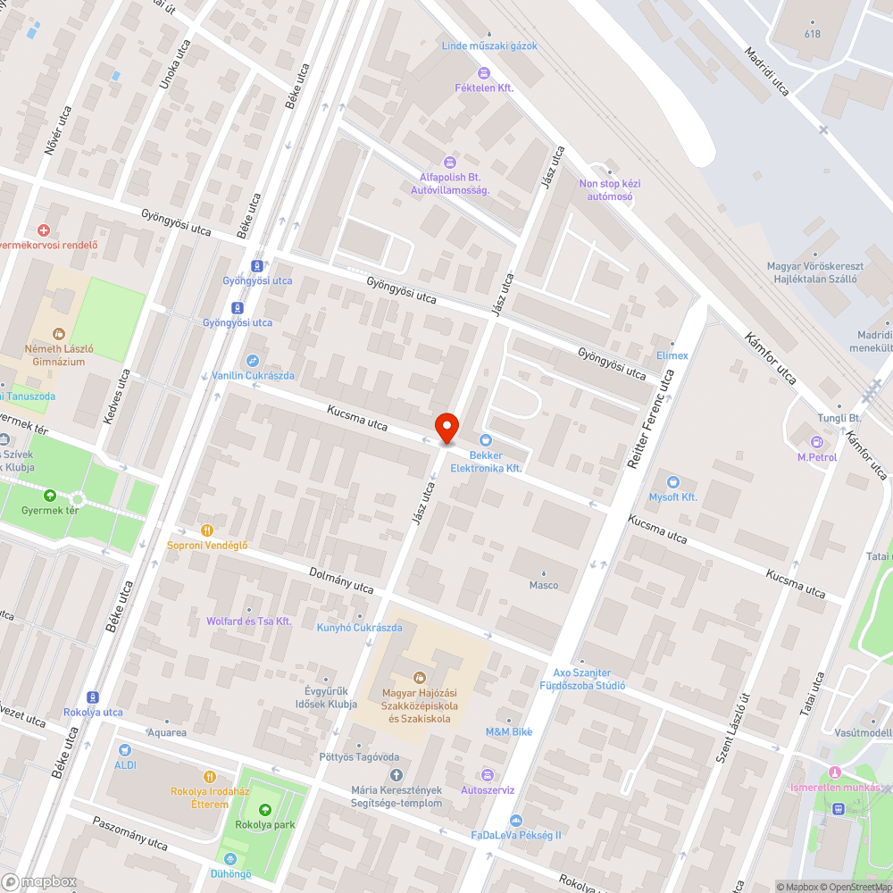 Roncsautó foglalja a a parkolóhelyet bejelentés helye