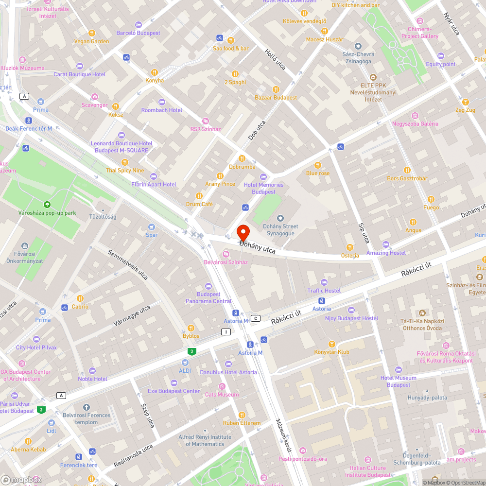 Sérült járdaburkolat és szétszórt térkövei. bejelentés helye