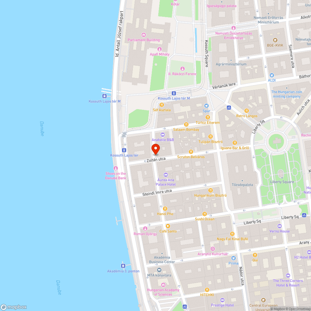 Az egyirányú utca "kivéve kerékpár" kiegészítő táblája le van takarva - így balesetveszélyes. bejelentés helye