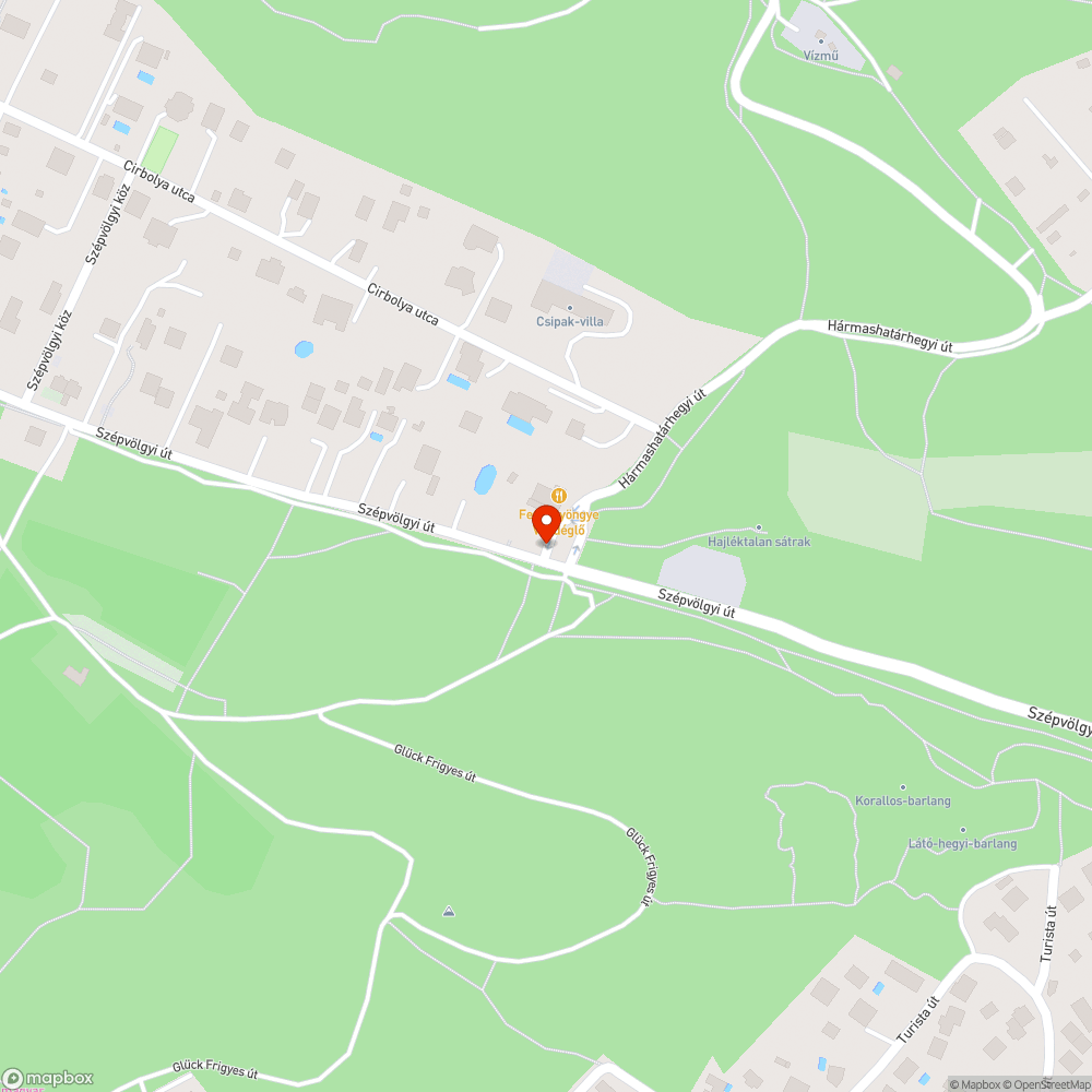 Törött pad a buszmegállóban bejelentés helye