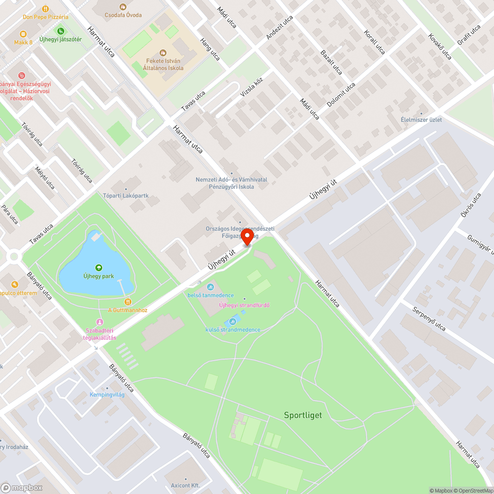 Kiszáradt fa - uszoda parkolójában bejelentés helye