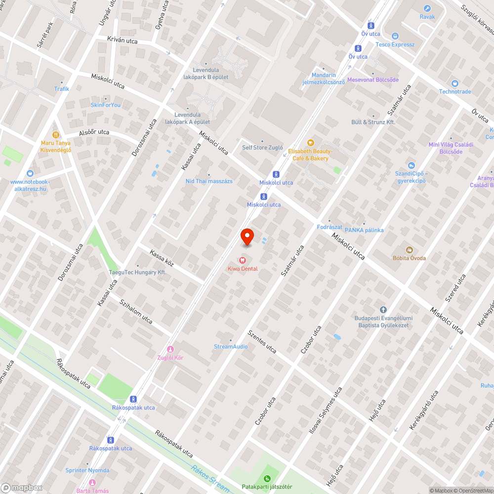 Auto a járdán parkol bejelentés helye