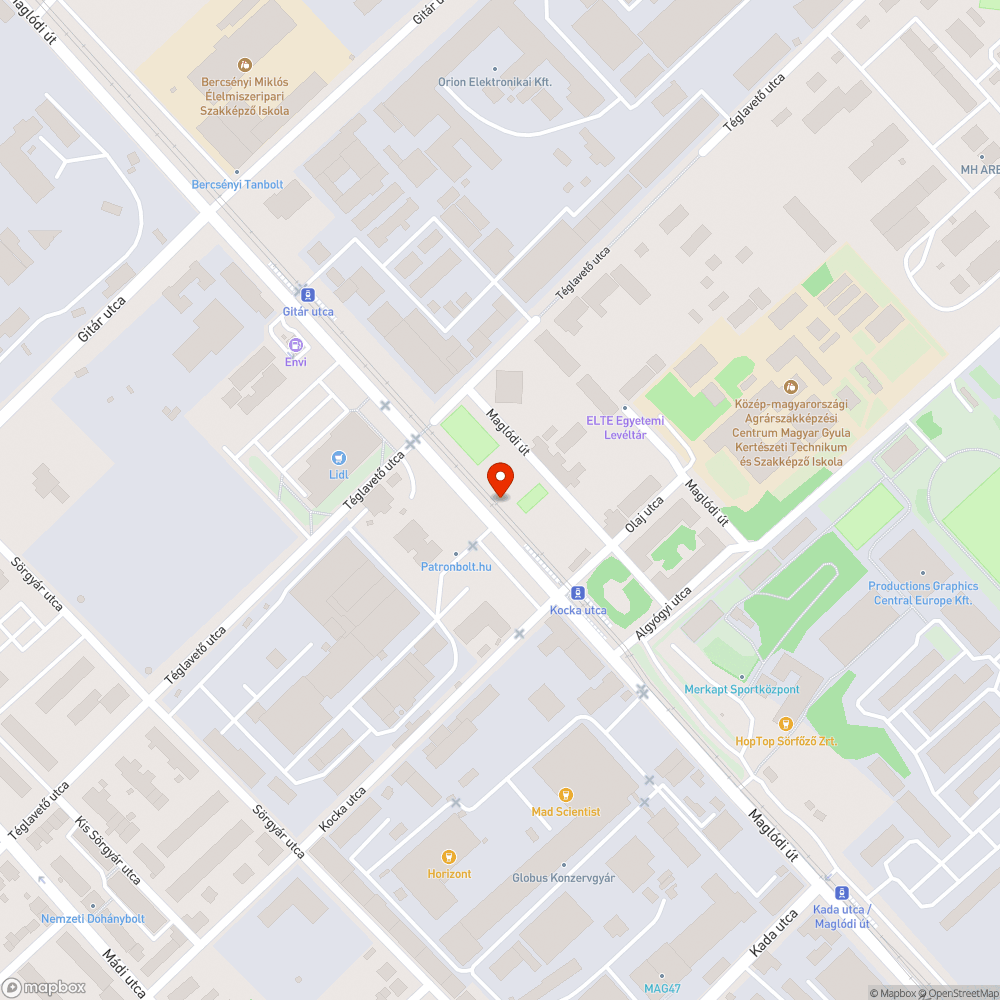 Kőtörmelékek végig a kerítés mellett. bejelentés helye