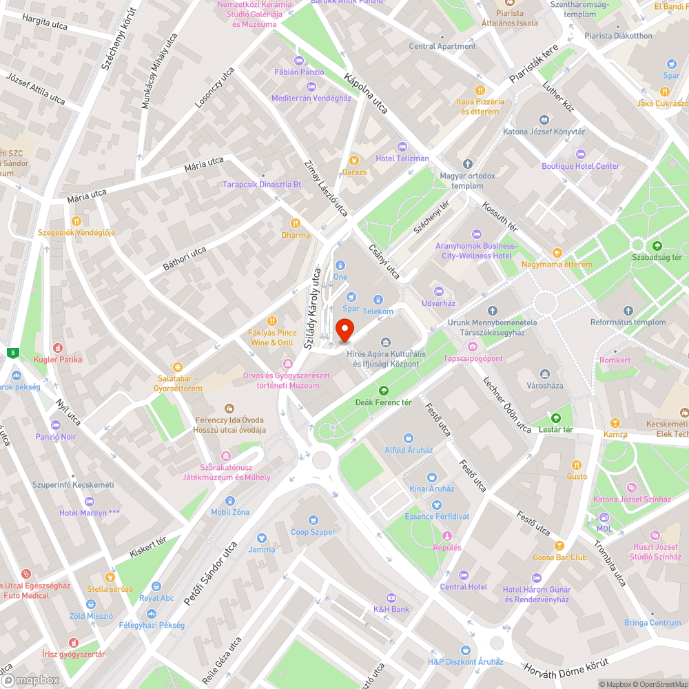 Kecskeméti Malom Center előtti ládákba ültetett fasor bejelentés helye