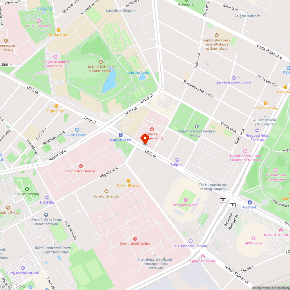 Másfél éve itt parkoló, üzemképtelen autó bejelentés helye