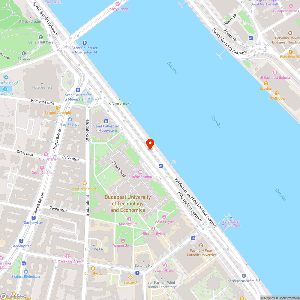 Matracok a BME főépülettel szemben bejelentés helye