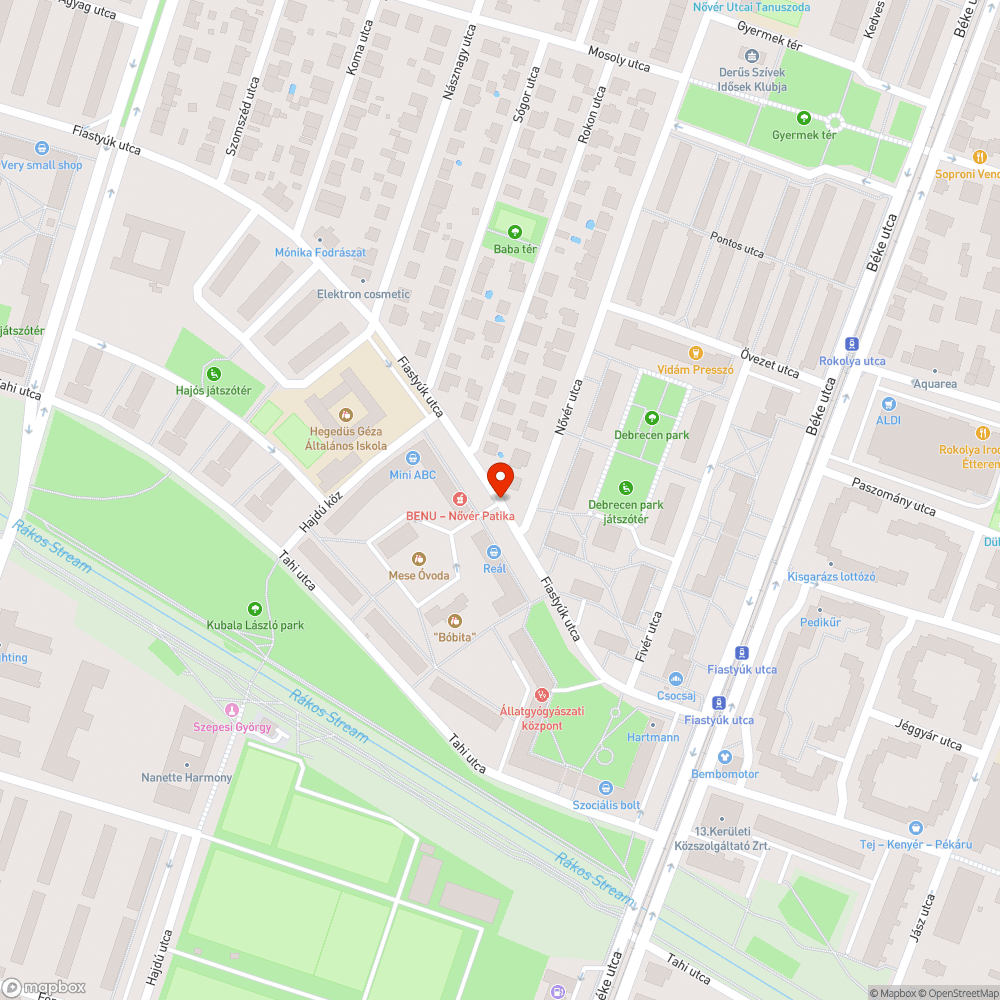 Veszélyes lyuk az útburkolatban, talajkimosódás bejelentés helye