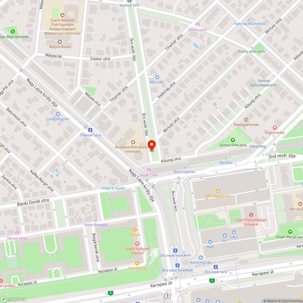 Négy autó a füvön bejelentés helye