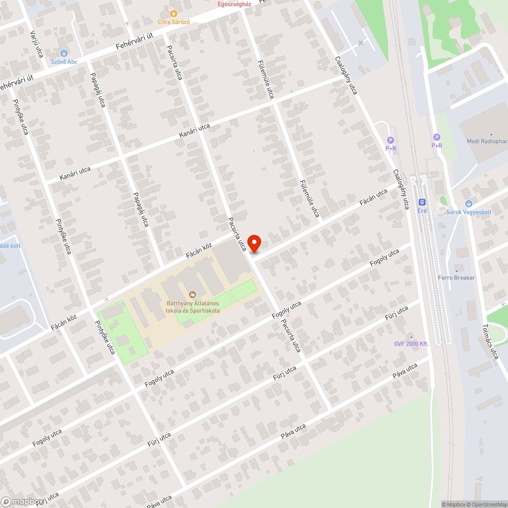 Közmű munka után nem megfelelően helyreállított utca + vezetékbe lógó ágak Fácán utcában bejelentés helye