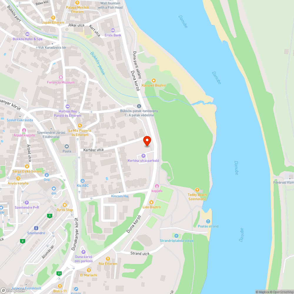 Kátyú a parkoló lehajtójánál bejelentés helye