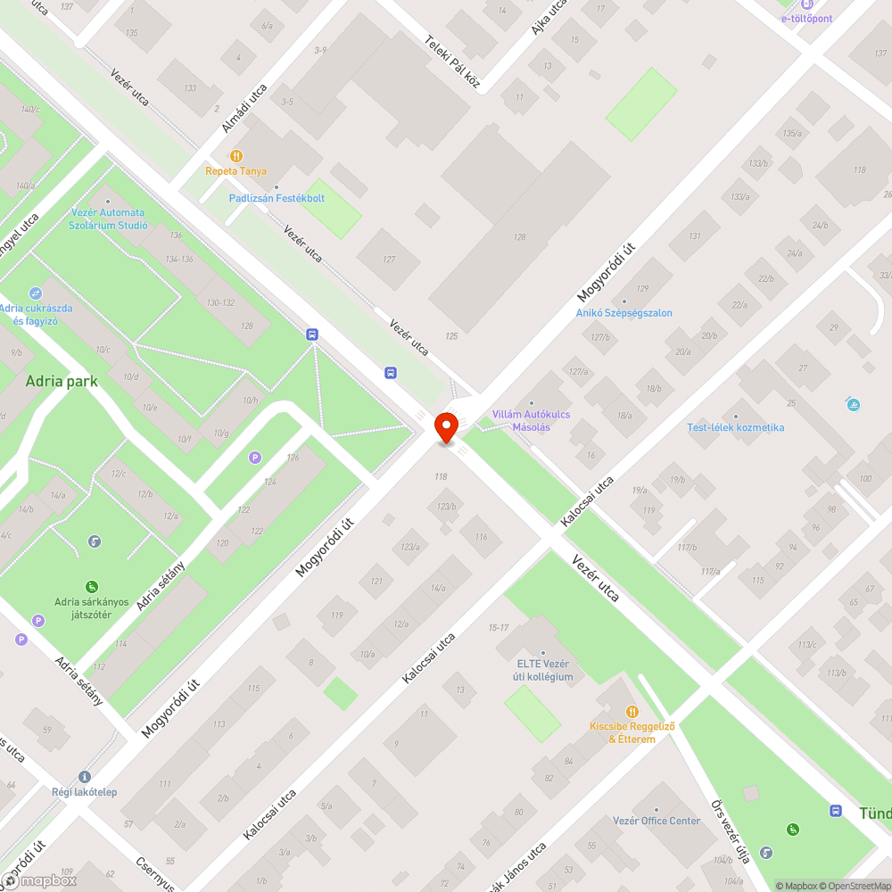 Lakóingatlanból kinőtt fa, "bokor" a járdára bejelentés helye