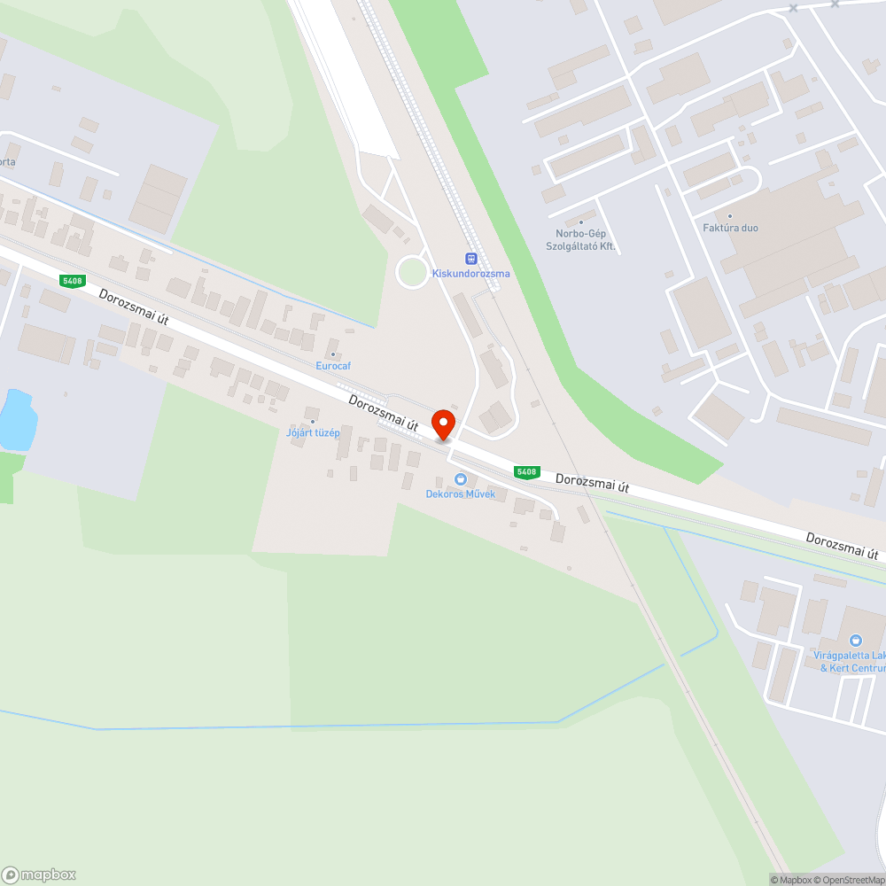 Rozsdás, elhanyagolt utasváró bejelentés helye