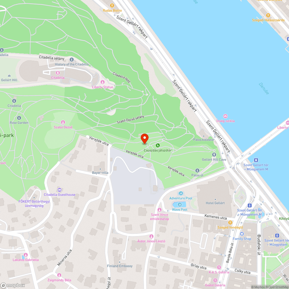 Citadella alatti séta ösvényeket és kis kilátókat a szemét borítja bejelentés helye