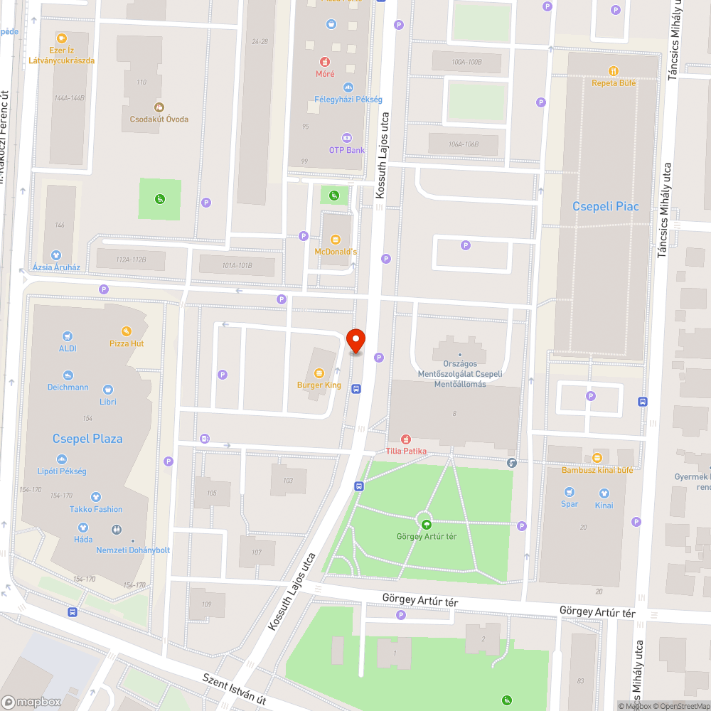 Rozsdás korlátsor és hirdetőfelület, kitaposott zöld bejelentés helye