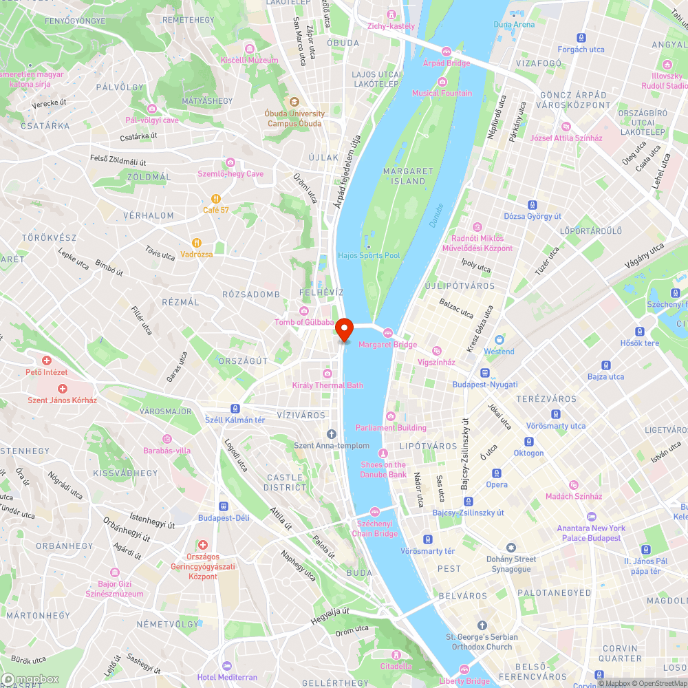 Káosz a járdaszigeten bejelentés helye