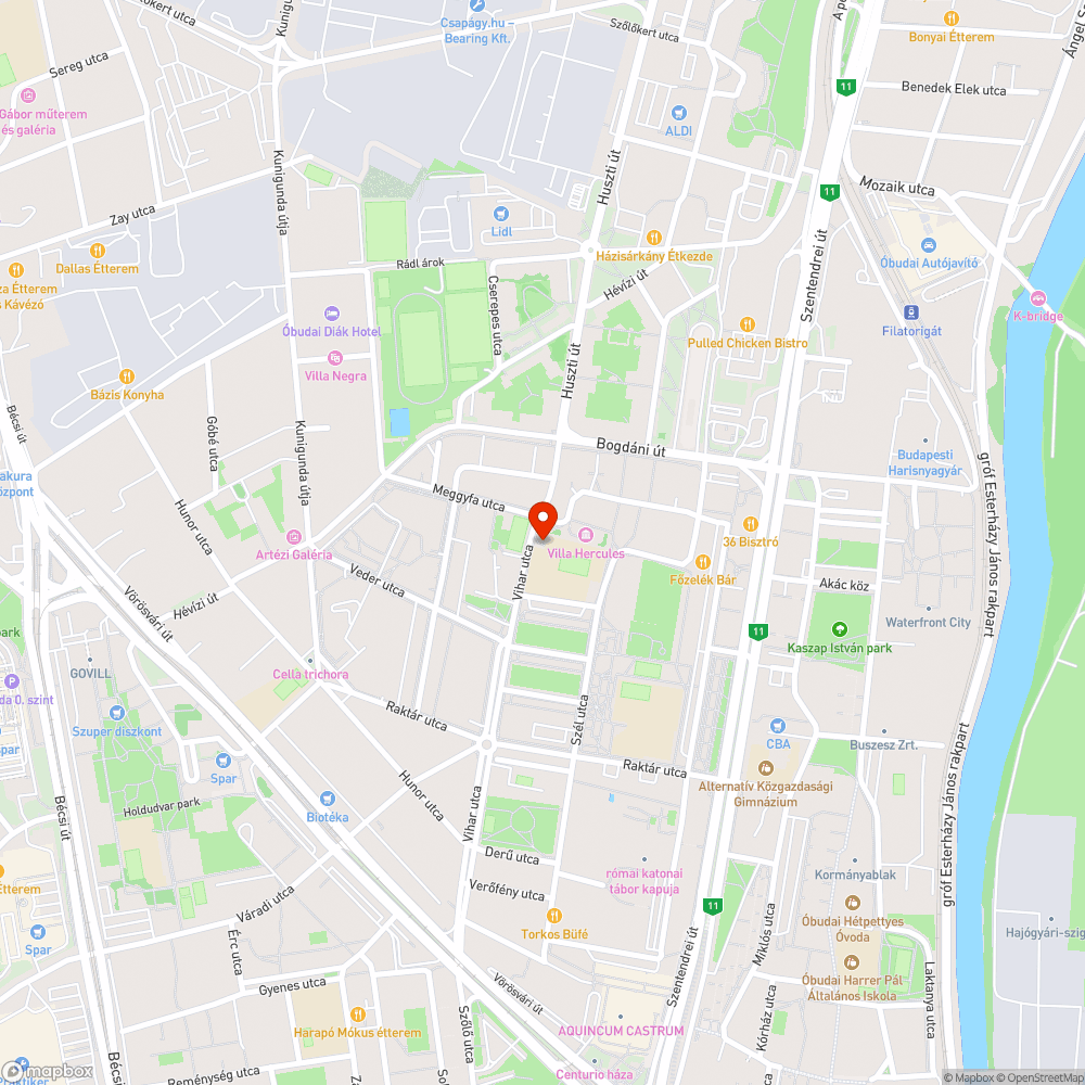 Akadálymentesítetlen a Laborc Általános Iskola lépcsője bejelentés helye