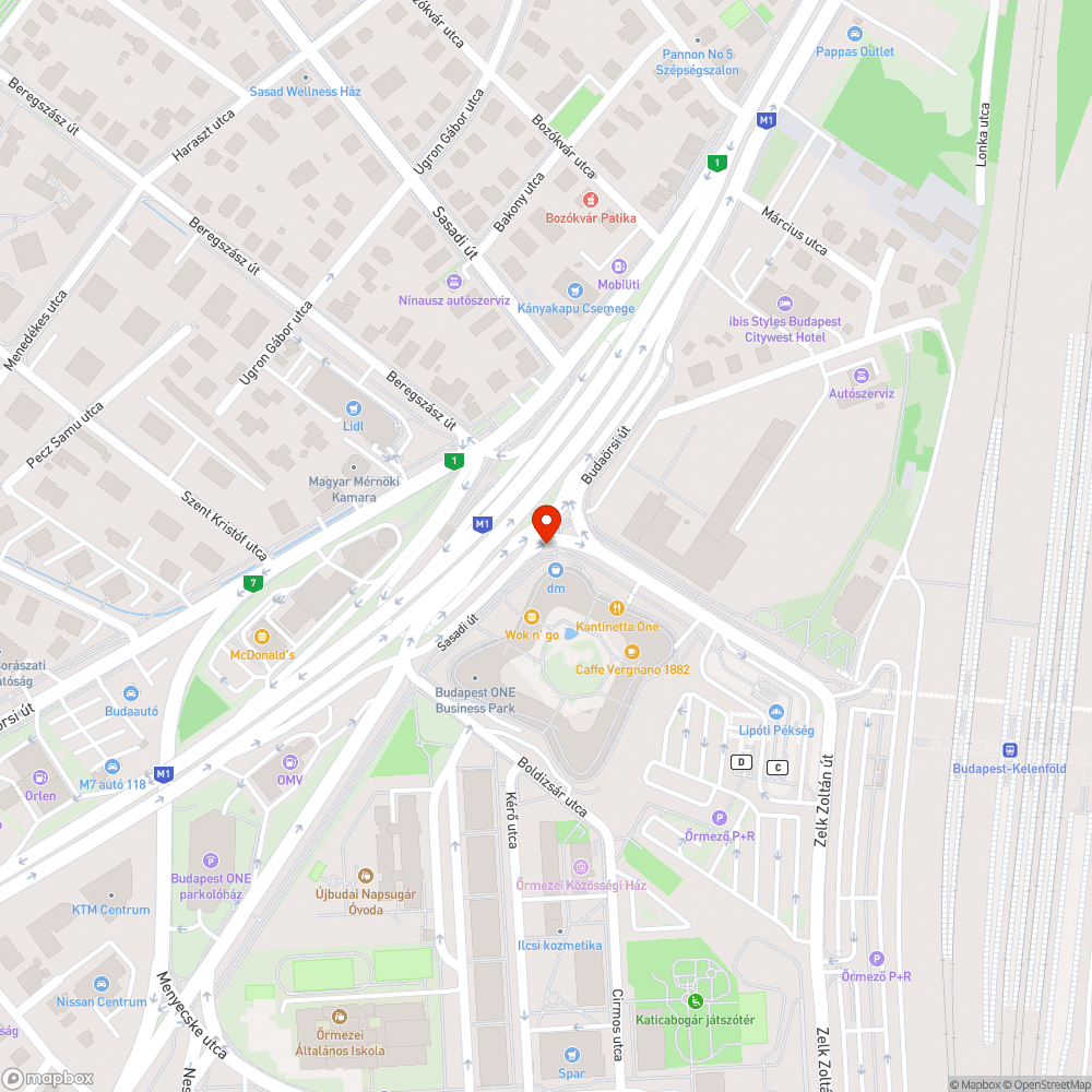 Összefirkált közműszekrény a Budapest One előtt bejelentés helye