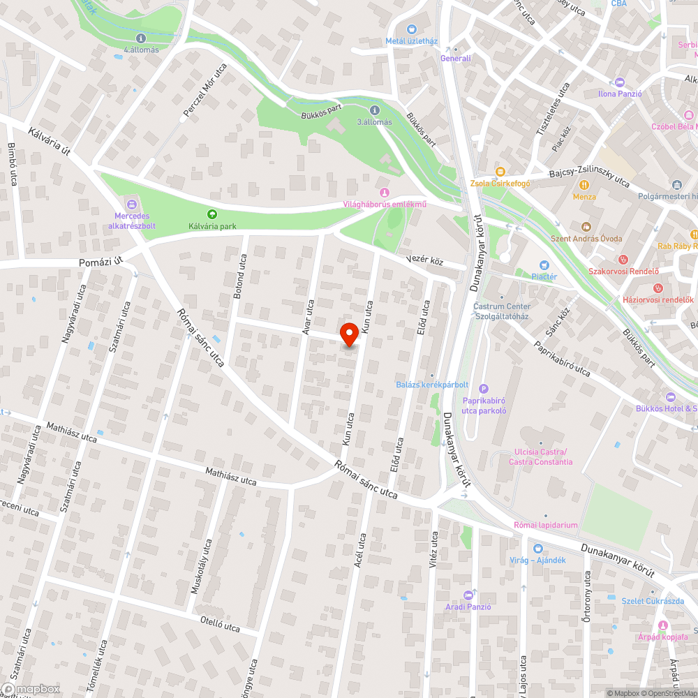 Balesetveszélyesen mély gödör a csőtörés után. bejelentés helye