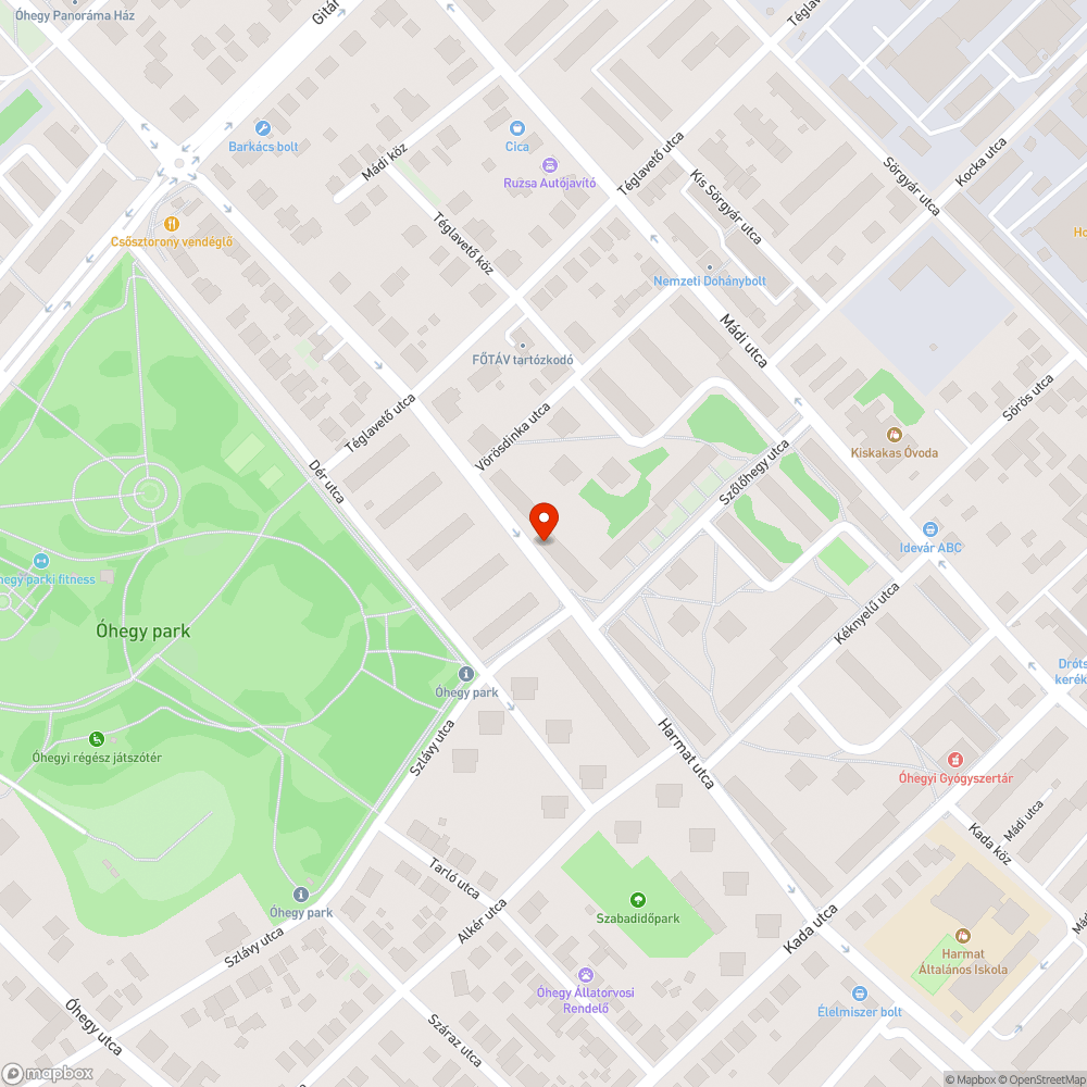 Sérült nyitott ajtajú jármű parkol a harmat utca 74. II. lépcsőház előtt bejelentés helye