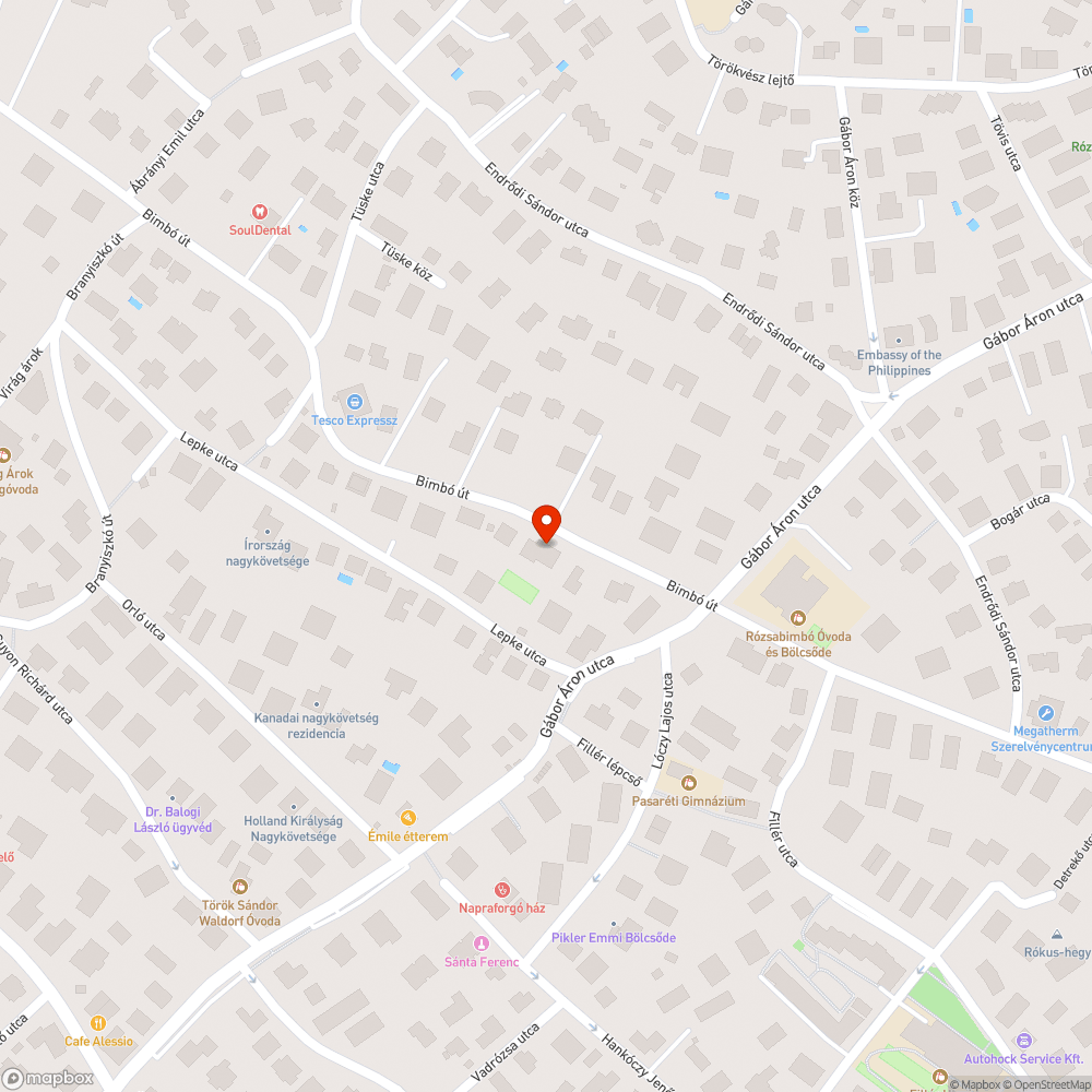 Évek óta fennálló szabálytalan várakozás a járdán bejelentés helye